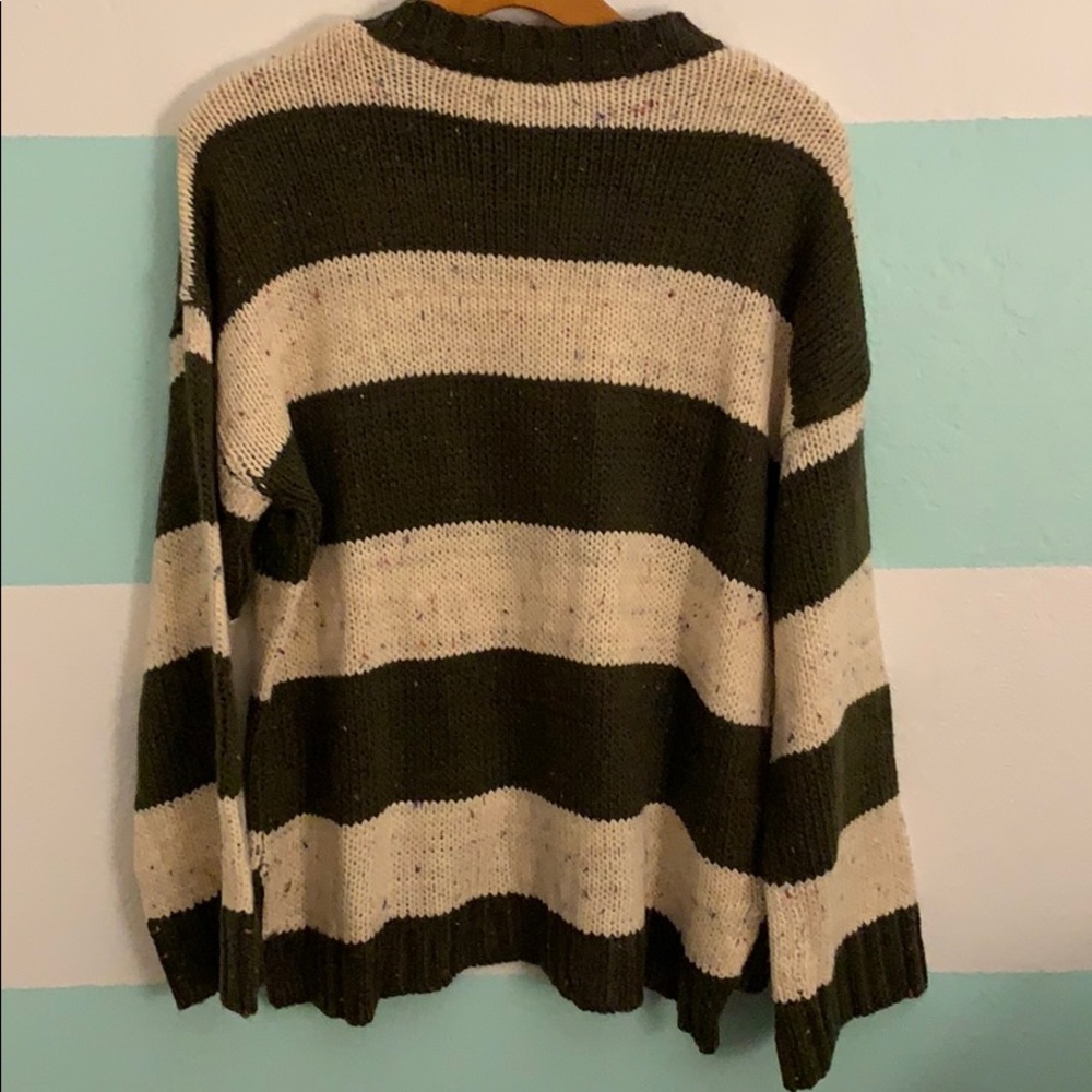 Hem & Thread woven sweater - Picture 10 of 10